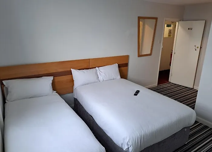 Palace Court Hotel London